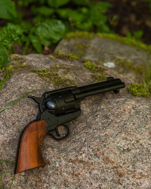 Colt 1873 peacemaker